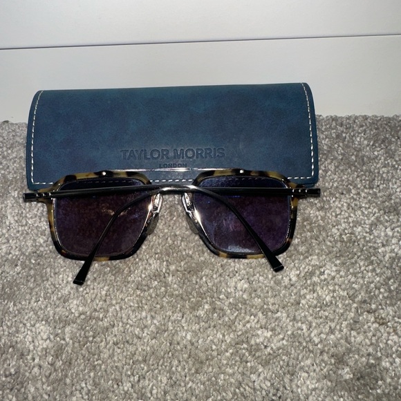 Tortoise Shell Sunglasses - Picture 2 of 4